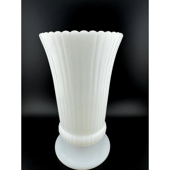Vintage E.O. Brody Co. Milk Glass Vase - Picture 5 of 8